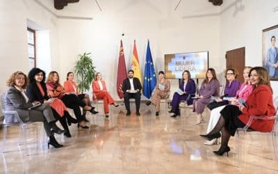 Encuentro con el presidente de la comunidad autónoma de la Región de Murcia Fernando López Miras. Programa ‘Mujer Lidera’.